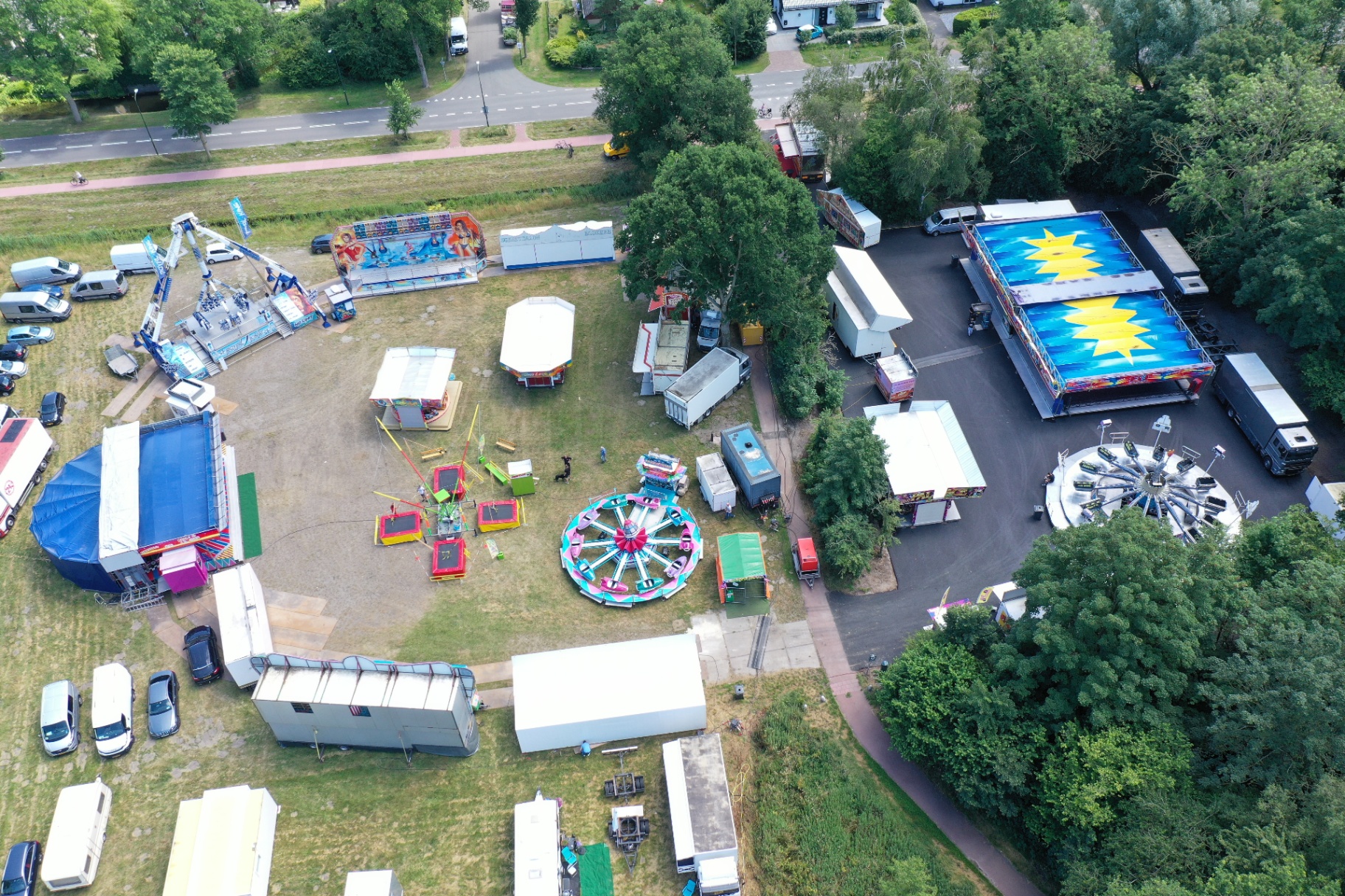Overzicht van een kermis door Kermispret โ luchtfoto